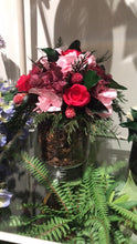 Cargar imagen en el visor de la galería, Rose e Ortensie stabilizzate con altri  fiori naturali. Spedizione Gratuita.