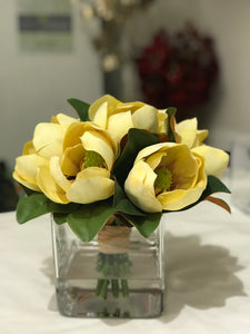 Bouquet di Magnolie artificiali con effetto acqua