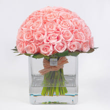 Load image into Gallery viewer, Bouquet con Rose stabilizzate realizzato con effetto acqua.  Déco Fleurs - Composizioni di fiori artificiali Fiori Finti Roma Fiori artificiali Roma