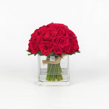 Load image into Gallery viewer, Bouquet con Rose stabilizzate realizzato con effetto acqua. Déco Fleurs - Composizioni di fiori artificiali Fiori Finti Roma Fiori artificiali Roma